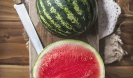 二饼康县网红吃瓜,揭秘当地美食背后的故事